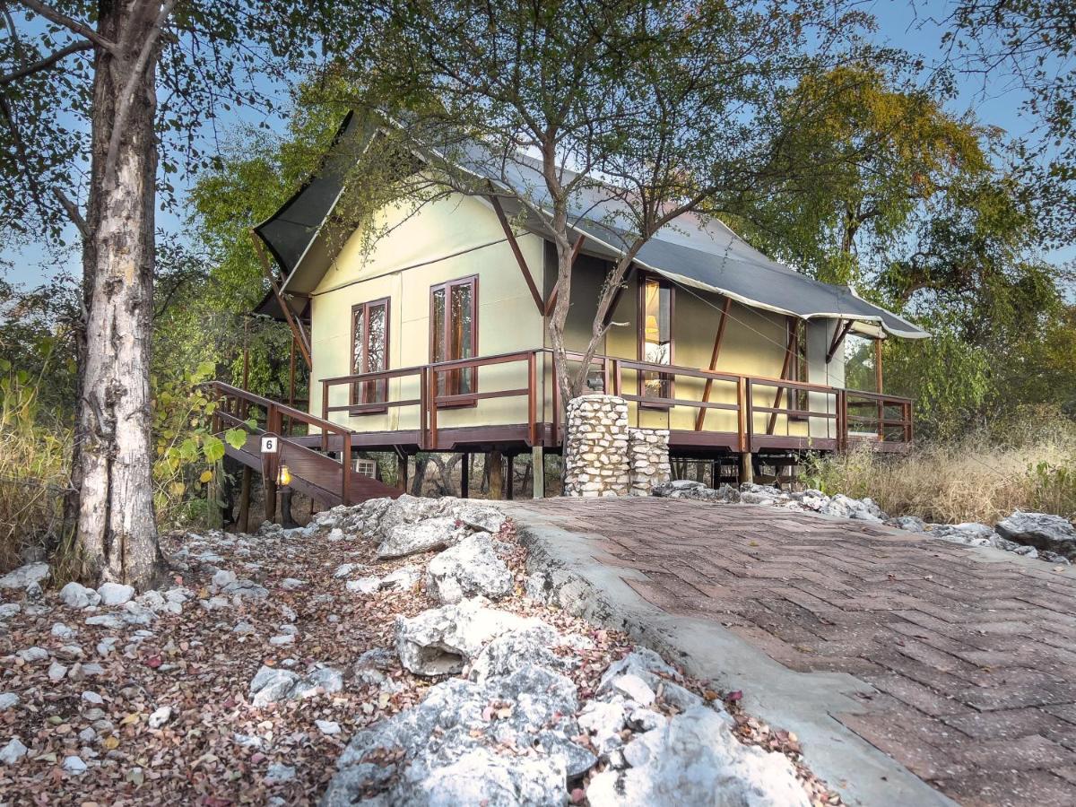 فندق The Mushara Outpost Mokuti Lodge المظهر الخارجي الصورة