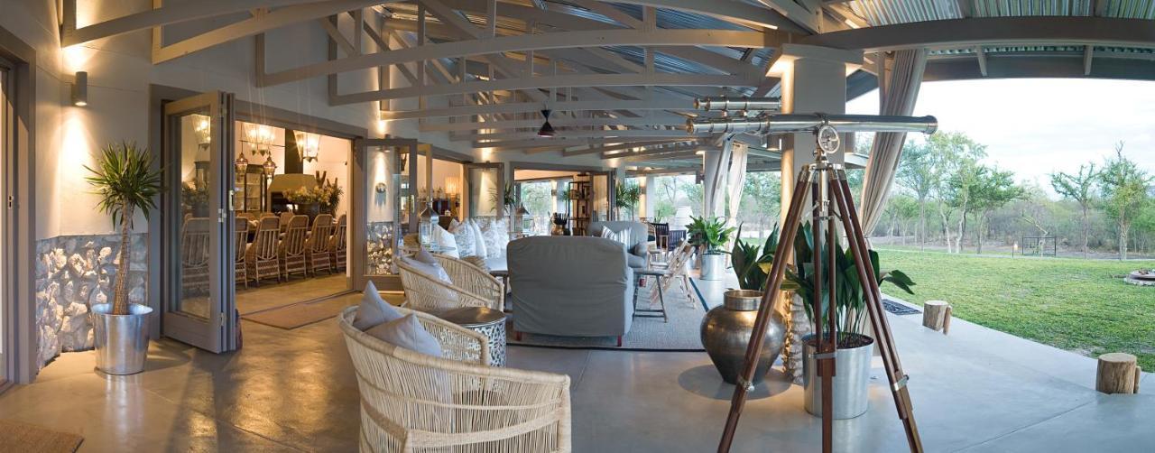 فندق The Mushara Outpost Mokuti Lodge المظهر الخارجي الصورة