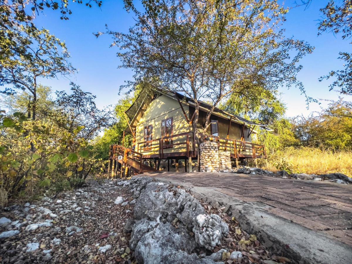 فندق The Mushara Outpost Mokuti Lodge المظهر الخارجي الصورة